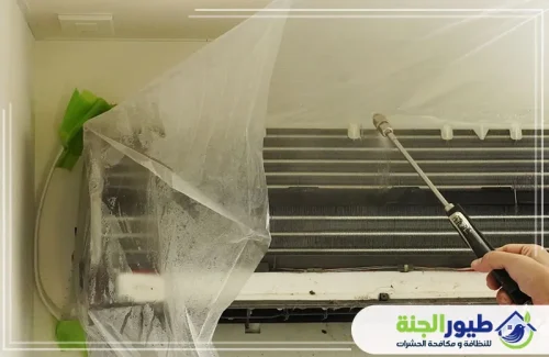 نقدم خدمة تصليح مكيفات في العين تنظيف وصيانة شاملة للوحدات الداخلية باستخدام ضخ المياه لضمان كفاءة التبريد ونقاء الهواء.