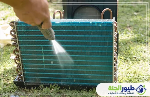 وداعاً للحر مع تنظيف المكيف المركزي في الشارقة؛ غسيل شامل للمكثف والملفات لضمان أعلى أداء.